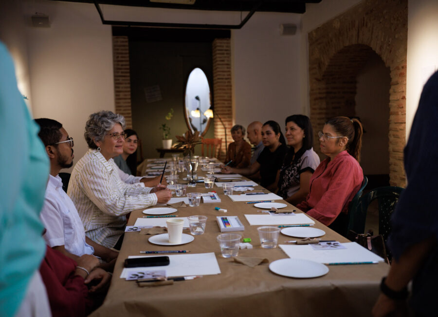 Encuentro-Taller con las artistas visuales Arq. Iris de Mondesert y Olga Valdez